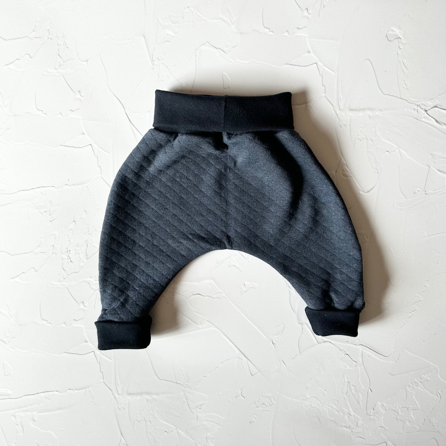Navy blue quilted sarouel