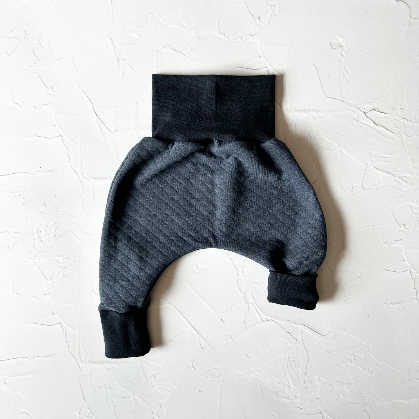 Navy blue quilted sarouel