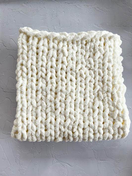 Off-white knitted blanket